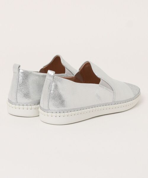 UnReef(アンリーフ)の「トゥーキャップスリッポンシューズ(パンプス・レディース・ホワイト/シルバー・22.5cm/23.0cm/23.5cm/24.0cm/24.5cm)」の3枚目の写真