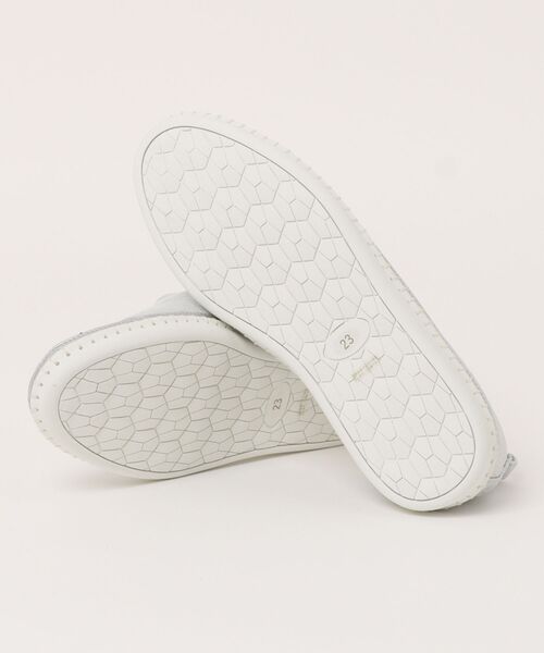 UnReef(アンリーフ)の「トゥーキャップスリッポンシューズ(パンプス・レディース・ホワイト/シルバー・22.5cm/23.0cm/23.5cm/24.0cm/24.5cm)」の4枚目の写真