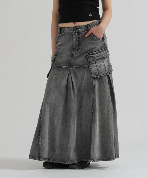AVIREX（アヴィレックス）の「DENIM MERMAID CARGO SKIRT（デニムスカート・レディース・ブラック/ブラウン/ブルー系・S/M）」の2枚目の写真