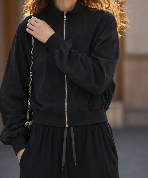 SallyLunn(サリーラン)の「ジップアップメッシュジャージセットアップ(セットアップ・レディース・ブラック/ピンク・LARGE/MEDIUM)」の4枚目の写真