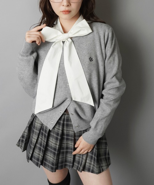 SPINNS(スピンズ)の「視線を奪う、揺れリボン。王道ガーリーなボウタイブラウス(シャツ/ブラウス・レディース・オフホワイト・ONESIZE)」の6枚目の写真