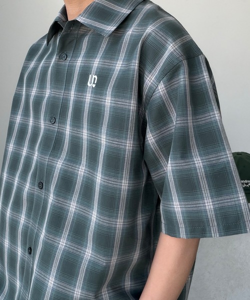 UNDERSTATEMENTs(アンダーステイトメント)の「【ユニセックス】ワンポイント刺繍半袖シャツ(シャツ/ブラウス・メンズ・チャコールグレー/ブラック系その他/ブルー/ブルー系その他/グリーン系その他/ブラック系/ホワイト/ホワイト系/ブルー系/グレー系/ホワイト系その他/ブラック/ネイビー系/ダークブルー・LARGE/MEDIUM)」の16枚目の写真