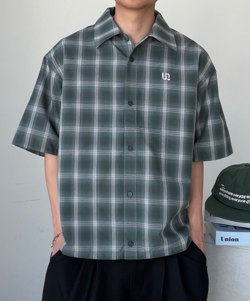 UNDERSTATEMENTs(アンダーステイトメント)の「【ユニセックス】ワンポイント刺繍半袖シャツ(シャツ/ブラウス・メンズ・チャコールグレー/ブラック系その他/ブルー/ブルー系その他/グリーン系その他/ブラック系/ホワイト/ホワイト系/ブルー系/グレー系/ホワイト系その他/ブラック/ネイビー系/ダークブルー・LARGE/MEDIUM)」の17枚目の写真