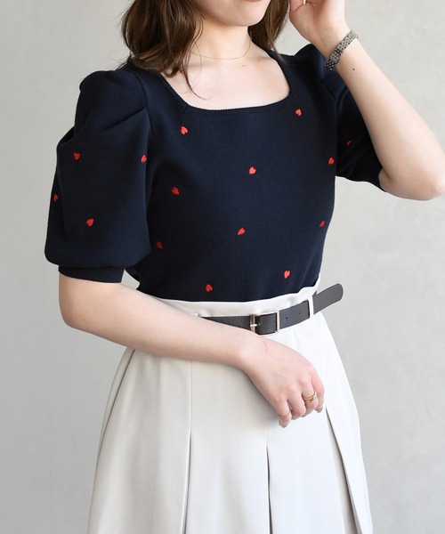 31 Sons de mode（トランテアン　ソン　ドゥ　モード）の「2026春夏新作 5分袖ハート刺繍ニット（ニット/セーター・レディース・ネイビー/レッド/オフホワイト・ﾌﾘ-）」の12枚目の写真