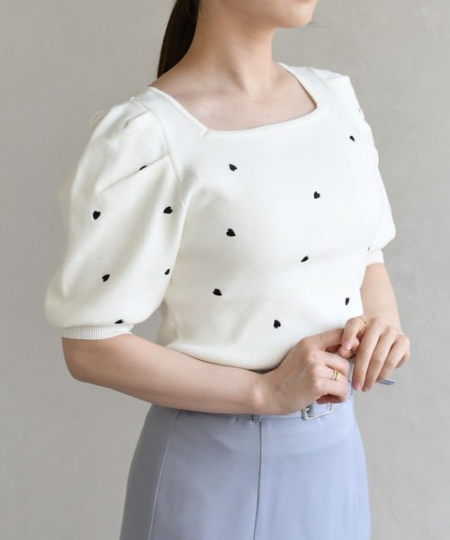 31 Sons de mode（トランテアン　ソン　ドゥ　モード）の「2026春夏新作 5分袖ハート刺繍ニット（ニット/セーター・レディース・ネイビー/レッド/オフホワイト・ﾌﾘ-）」の22枚目の写真