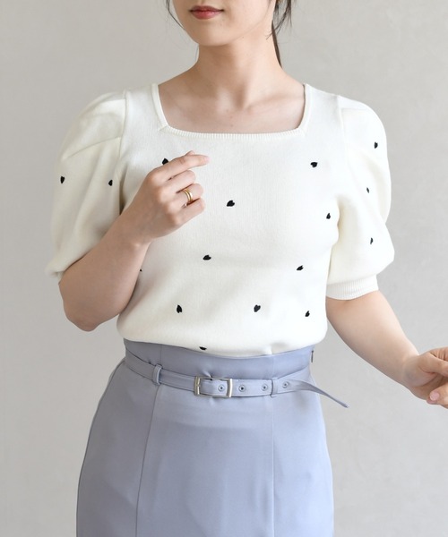 31 Sons de mode（トランテアン　ソン　ドゥ　モード）の「2026春夏新作 5分袖ハート刺繍ニット（ニット/セーター・レディース・ネイビー/レッド/オフホワイト・ﾌﾘ-）」の21枚目の写真