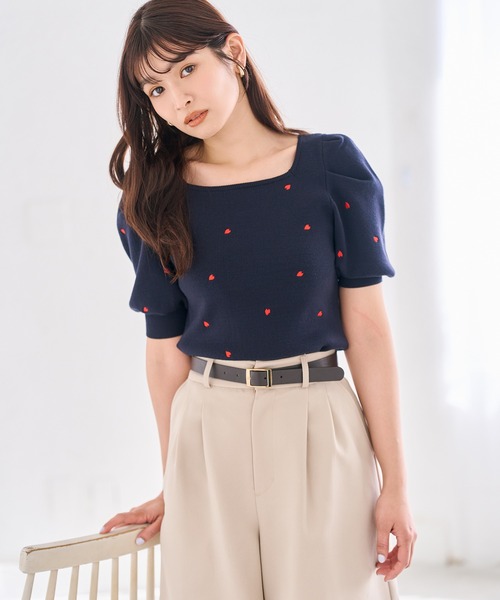 31 Sons de mode（トランテアン　ソン　ドゥ　モード）の「2026春夏新作 5分袖ハート刺繍ニット（ニット/セーター・レディース・ネイビー/レッド/オフホワイト・ﾌﾘ-）」の5枚目の写真