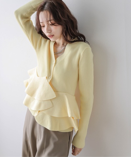 AMELY（エミリー）の「ペプラムリブニットカーディガン（カーディガン/ボレロ・レディース・ホワイト/モカ/イエロー/ピンク/ブラック・フリー）」の4枚目の写真