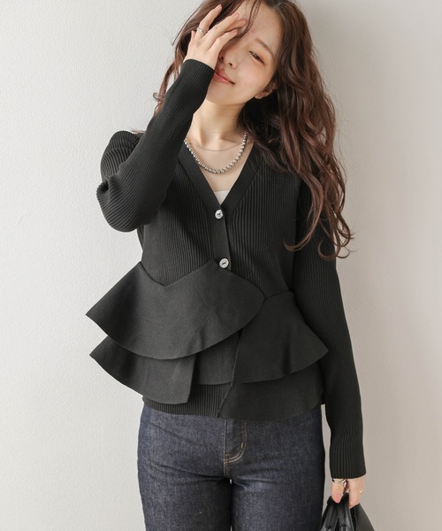 AMELY（エミリー）の「ペプラムリブニットカーディガン（カーディガン/ボレロ・レディース・ホワイト/モカ/イエロー/ピンク/ブラック・フリー）」の2枚目の写真