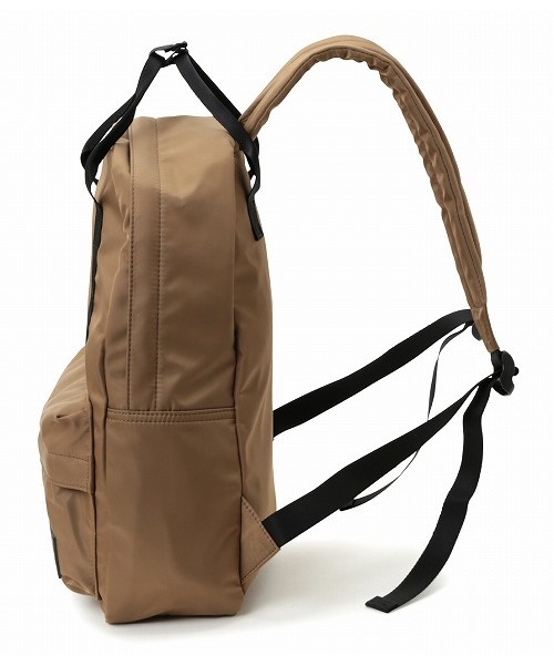 ADAM ET ROPE'（アダムエロペ）の「RAFE ミニバックパック/UNISEX（バックパック/リュック・メンズ・ネイビー/キャメル/ブラック・FREE）」の6枚目の写真