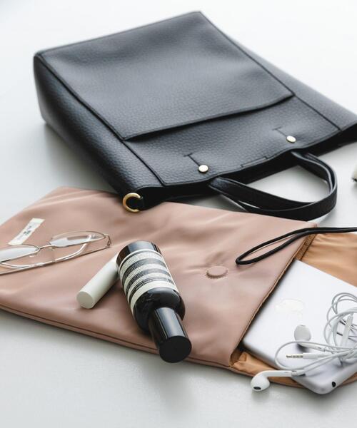 RODE SKO(ロデスコ)の「スリーブケース付2WAYトートバッグ(トートバッグ・レディース・ブラック/オフホワイト・ONE)」の12枚目の写真