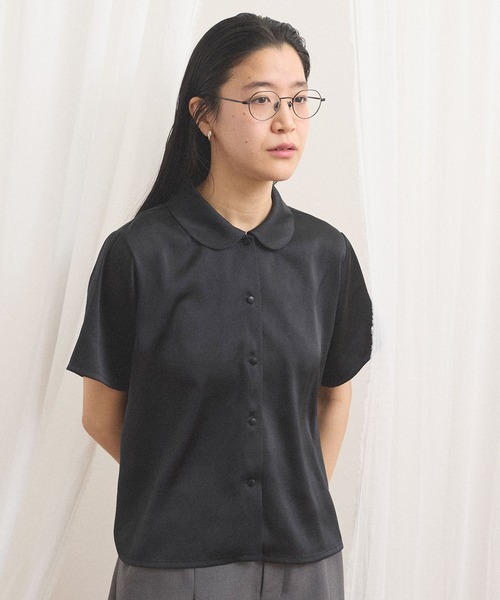 fig Ｌondon（フィグロンドン）の「pure satin shirt（シャツ/ブラウス・レディース・ブラック/ホワイト・FREE）」の2枚目の写真