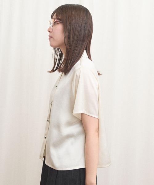 fig Ｌondon（フィグロンドン）の「pure satin shirt（シャツ/ブラウス・レディース・ブラック/ホワイト・FREE）」の7枚目の写真