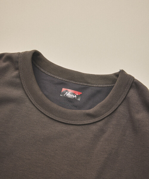 NANGA(ナンガ)の「NANGA/ナンガ 新色追加 別注 neo-PRO スピンドル ポケットTシャツ/日本製/遮熱/UVカット/吸水速乾/リラックスフィット(Tシャツ/カットソー・メンズ・ホワイト/ブラウン/チャコールグレー/ブラック・SMALL/MEDIUM/LARGE/X-LARGE)」の10枚目の写真