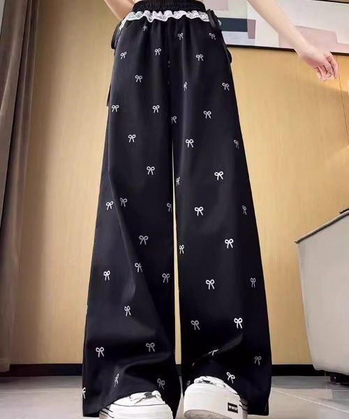 &soiree(アンドソワレ)の「レース付きリボン柄イージーワイドパンツ(その他パンツ・レディース・ホワイト/ブラック・SMALL/MEDIUM/LARGE/X-LARGE)」の2枚目の写真