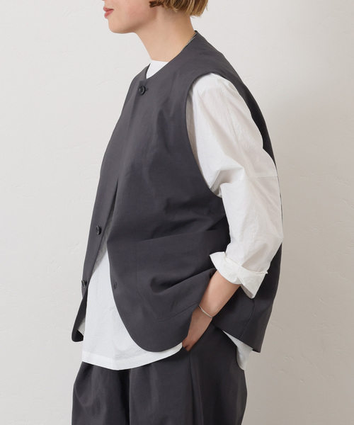 JOURNAL STANDARD LUXE（ジャーナルスタンダード　ラックス）の「トロピカルベスト（その他アウター・レディース・チャコールグレー/ブラック・FREE）」の2枚目の写真