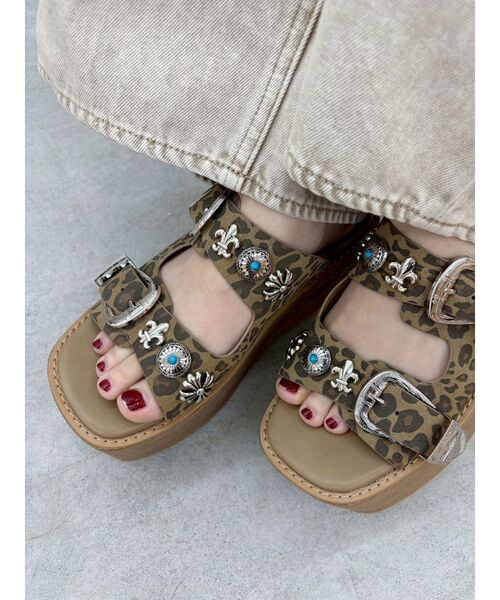 EVRIS(エヴリス)の「【厚底】コンチョデザインプラットフォームサンダル(サンダル・レディース・ブラック/ホワイト/その他1・SMALL/MEDIUM/LARGE)」の21枚目の写真