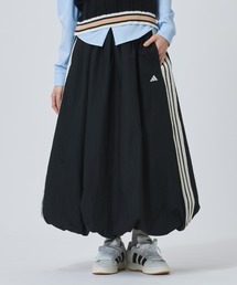 アディダス adidas BOSロゴパンチングフレアスカート（スカート