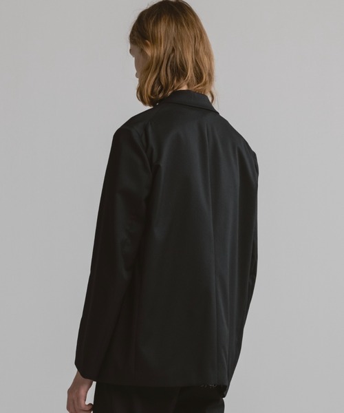 CINOH(チノ)の「PEAKED-COLLAR MINIMAL JACKET(テーラードジャケット・メンズ・ブラック・46)」の6枚目の写真
