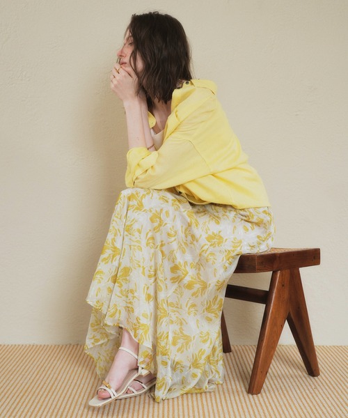 YECCA VECCA(イェッカヴェッカ)の「ボタニカル柄シアーロングスカート(スカート・レディース・イエロー/チャコールグレー・FREE)」の10枚目の写真