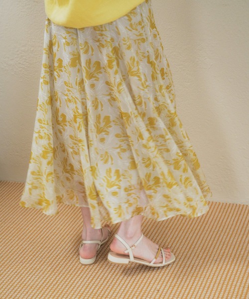 YECCA VECCA(イェッカヴェッカ)の「ボタニカル柄シアーロングスカート(スカート・レディース・イエロー/チャコールグレー・FREE)」の19枚目の写真