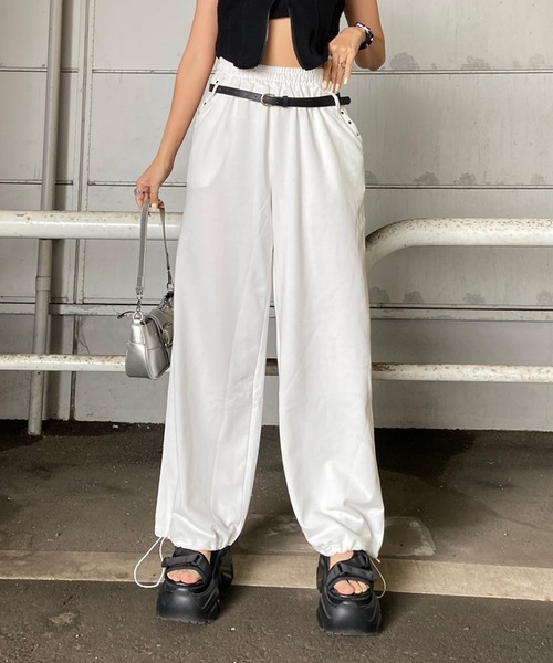 non-hedge(ノンヘッジ)の「ベルト付スタッズワイドパンツ(スウェットパンツ・レディース・ブラック/グレー/オフホワイト・FREE)」の5枚目の写真