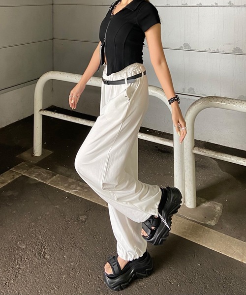 non-hedge(ノンヘッジ)の「ベルト付スタッズワイドパンツ(スウェットパンツ・レディース・ブラック/グレー/オフホワイト・FREE)」の11枚目の写真