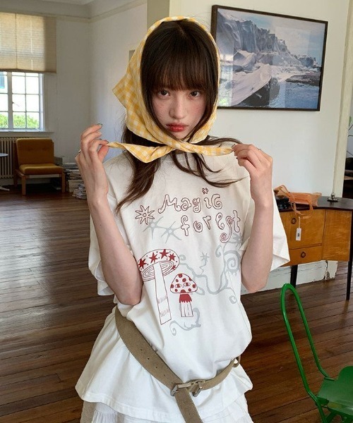 GEMEDA(ジェメダ)の「【2026SS新作】ガーリーイラストプリントTシャツ / オーバーサイズ / ゆるかわトップス / 韓国ファッション / Y2K(Tシャツ/カットソー・レディース・ネイビー/ホワイト/グレー・M)」の15枚目の写真