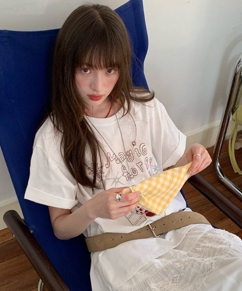 GEMEDA(ジェメダ)の「【2026SS新作】ガーリーイラストプリントTシャツ / オーバーサイズ / ゆるかわトップス / 韓国ファッション / Y2K(Tシャツ/カットソー・レディース・ネイビー/ホワイト/グレー・M)」の12枚目の写真