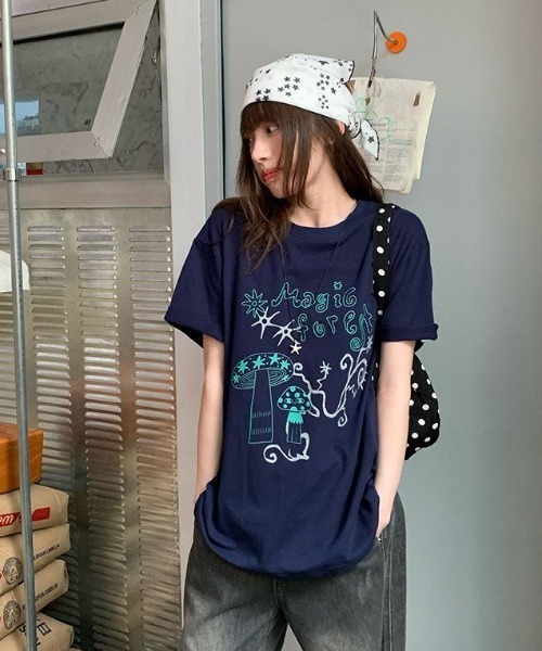 GEMEDA(ジェメダ)の「【2026SS新作】ガーリーイラストプリントTシャツ / オーバーサイズ / ゆるかわトップス / 韓国ファッション / Y2K(Tシャツ/カットソー・レディース・ネイビー/ホワイト/グレー・M)」の7枚目の写真