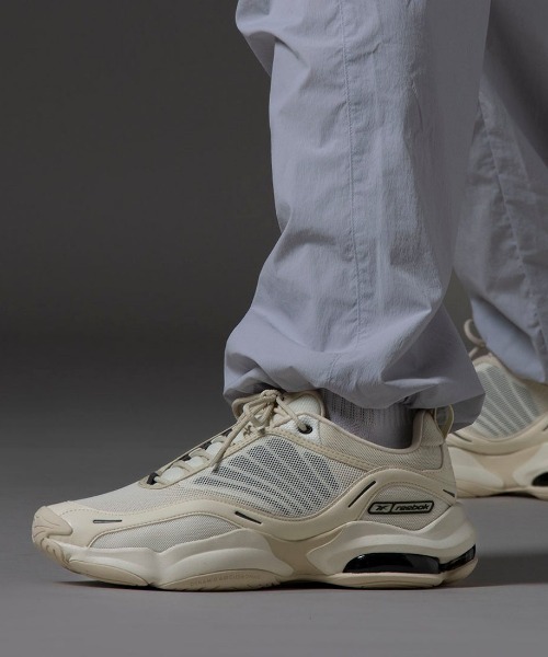 Reebok(リーボック)の「DMX シリーズ 3000 / DMX SERIES 3000(スニーカー・メンズ・グレー/アイボリー/ブラック・24.5cm/25.0cm/25.5cm/26.0cm/26.5cm/27.0cm/27.5cm/28.0cm/28.5cm/29.0cm/23.5cm/30.0cm)」の2枚目の写真
