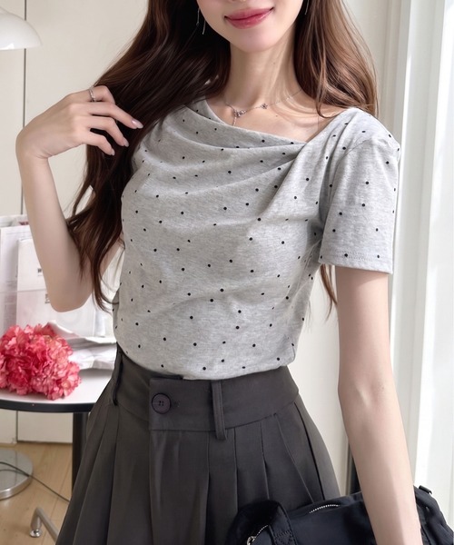 Ada.（エイダ）の「ドット柄 ドレープネック タイト シルエット カットソー（Tシャツ/カットソー・レディース・ピンク/アイボリー/ブラック/グレー/ブルー・FREE）」の3枚目の写真