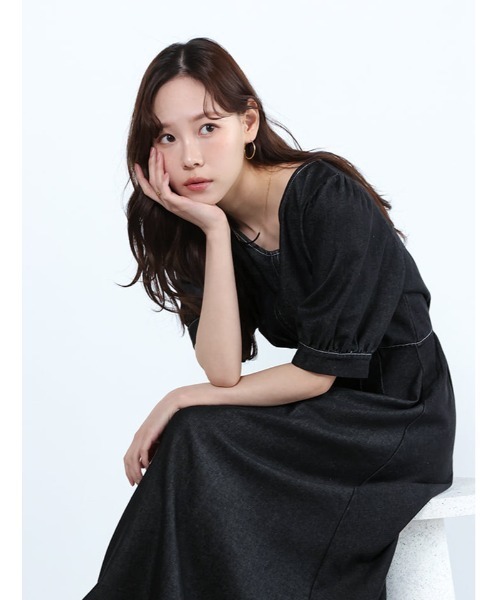 fifth(フィフス)の「ウエスト切替Vネックデニムワンピース(ワンピース・レディース・ブラック/ネイビー・XS/M)」の2枚目の写真