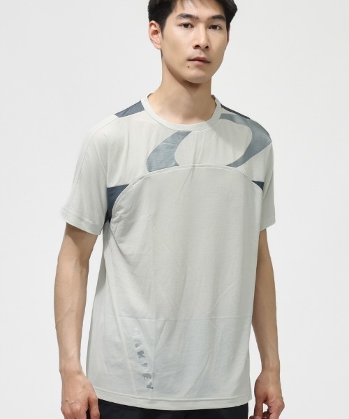 OAKLEY(オークリー)の「オークリー ETERNAL CHILL PERF SS CREW 4.0(Tシャツ/カットソー・メンズ・ライトグレー/ブルーグレー/ブラック・M/L/LL/S/3L)」の3枚目の写真