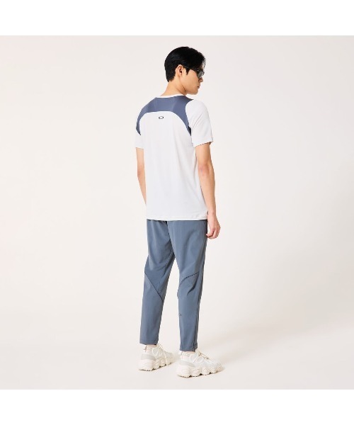 OAKLEY(オークリー)の「オークリー ETERNAL CHILL PERF SS CREW 4.0(Tシャツ/カットソー・メンズ・ライトグレー/ブルーグレー/ブラック・M/L/LL/S/3L)」の11枚目の写真