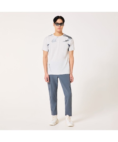 OAKLEY(オークリー)の「オークリー ETERNAL CHILL PERF SS CREW 4.0(Tシャツ/カットソー・メンズ・ライトグレー/ブルーグレー/ブラック・M/L/LL/S/3L)」の8枚目の写真