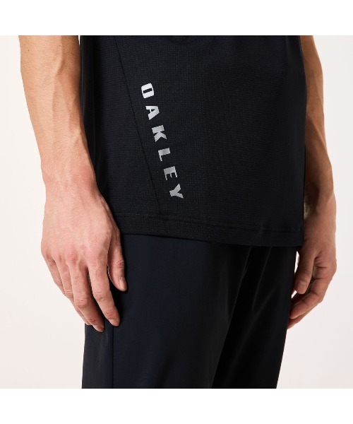 OAKLEY(オークリー)の「オークリー ETERNAL CHILL PERF SS CREW 4.0(Tシャツ/カットソー・メンズ・ライトグレー/ブルーグレー/ブラック・M/L/LL/S/3L)」の17枚目の写真