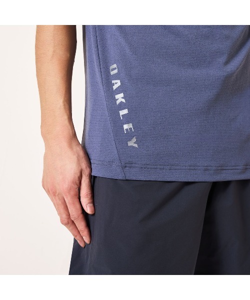 OAKLEY(オークリー)の「オークリー ETERNAL CHILL PERF SS CREW 4.0(Tシャツ/カットソー・メンズ・ライトグレー/ブルーグレー/ブラック・M/L/LL/S/3L)」の22枚目の写真