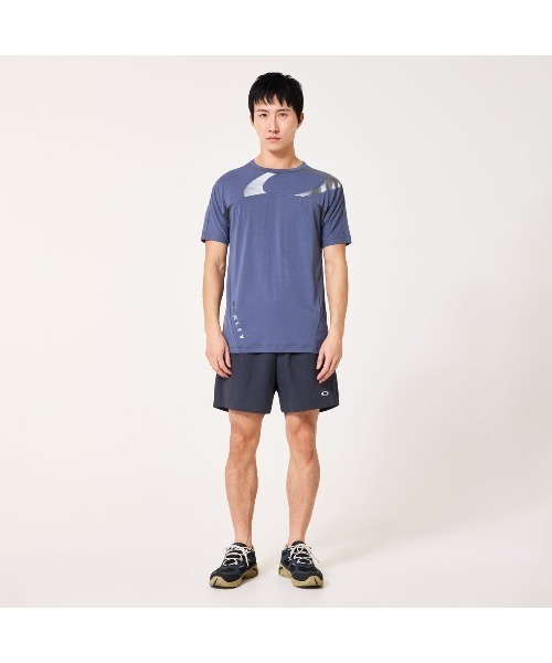 OAKLEY(オークリー)の「オークリー ETERNAL CHILL PERF SS CREW 4.0(Tシャツ/カットソー・メンズ・ライトグレー/ブルーグレー/ブラック・M/L/LL/S/3L)」の12枚目の写真
