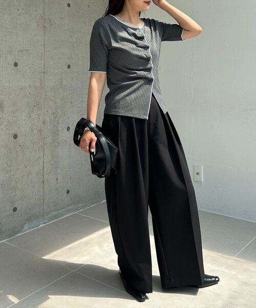 CAPRICIEUX LE'MAGE(カプリシューレマージュ)の「フロントタックフリルT(Tシャツ/カットソー・レディース・ブラック/イエロー/グレー・FREE)」の12枚目の写真