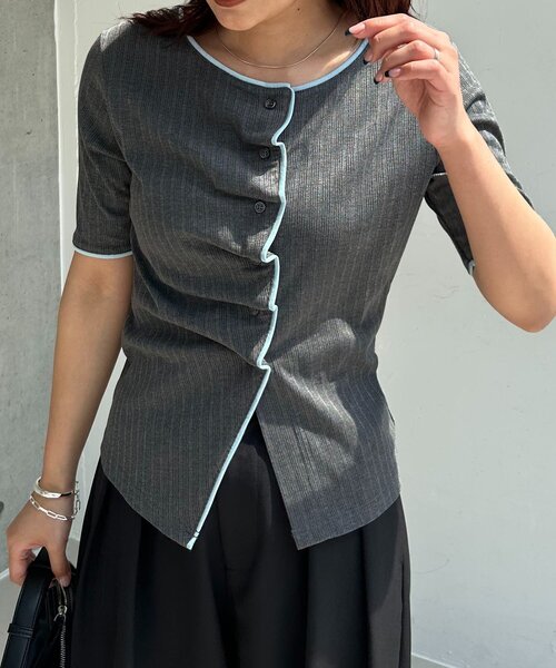 CAPRICIEUX LE'MAGE(カプリシューレマージュ)の「フロントタックフリルT(Tシャツ/カットソー・レディース・ブラック/イエロー/グレー・FREE)」の17枚目の写真