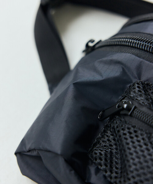 POLeR（ポーラー）の「POLeR × FREAK'S STORE/ポーラー × フリークスストア 別注 Response Transformer Bag（バックパック/リュック・メンズ・グレー/ブラック・ONE SIZE）」の8枚目の写真