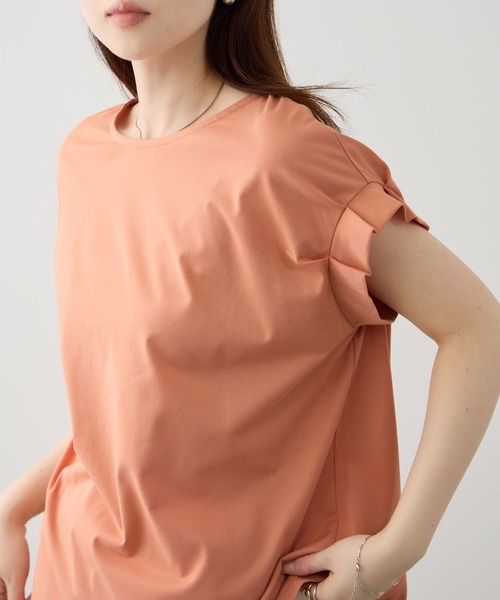 NAVY(ネイビー)の「【SARARI /サラリ】接触冷感 DRY UVカット 袖タッククルーネック UVカットカットソー(Tシャツ/カットソー・レディース・ベージュ/オレンジ/チャコール・M/L)」の7枚目の写真