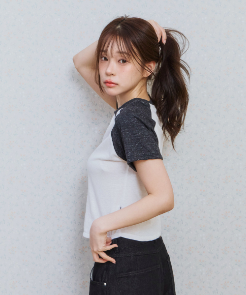 KIJIKO（キジコ）の「ke403. Back Logo Raglan Tee Black（Tシャツ/カットソー・レディース・ブラック・FREE）」の2枚目の写真