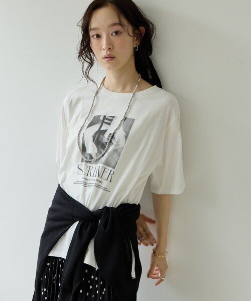 DISCOAT(ディスコート)の「【Noka】フォトプリントロゴ半袖Tシャツ(Tシャツ/カットソー・レディース・ライトグレー/チャコールグレー/オフホワイト・FREE)」の2枚目の写真