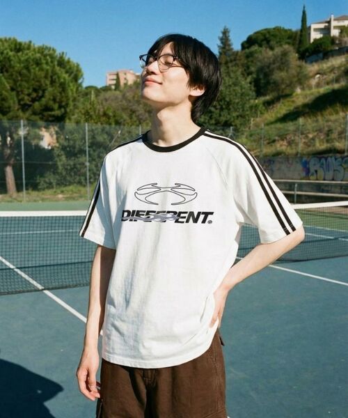 DIIFF（ディフ）の「コアヒート オーバーサイズ トラック 半袖Tシャツ 4カラー [DISE_3003]（Tシャツ/カットソー・メンズ・クリーム/ブラック/ホワイト×グリーン/ホワイト×ブラック・SMALL/MEDIUM/LARGE/X-LARGE）」の8枚目の写真