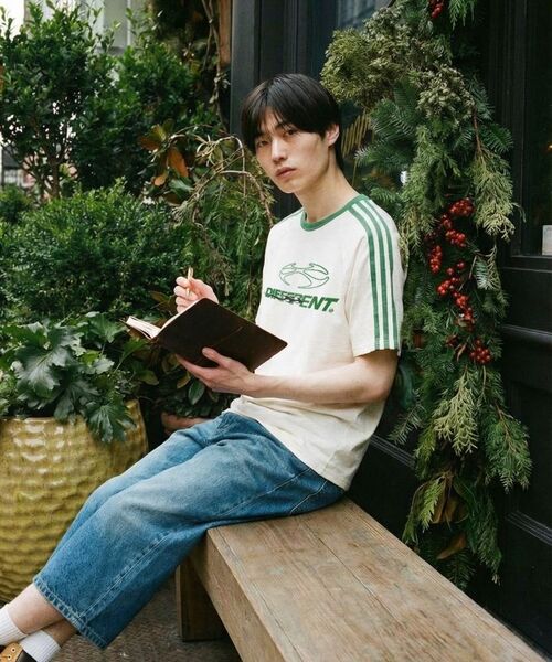 DIIFF（ディフ）の「コアヒート オーバーサイズ トラック 半袖Tシャツ 4カラー [DISE_3003]（Tシャツ/カットソー・メンズ・クリーム/ブラック/ホワイト×グリーン/ホワイト×ブラック・SMALL/MEDIUM/LARGE/X-LARGE）」の5枚目の写真