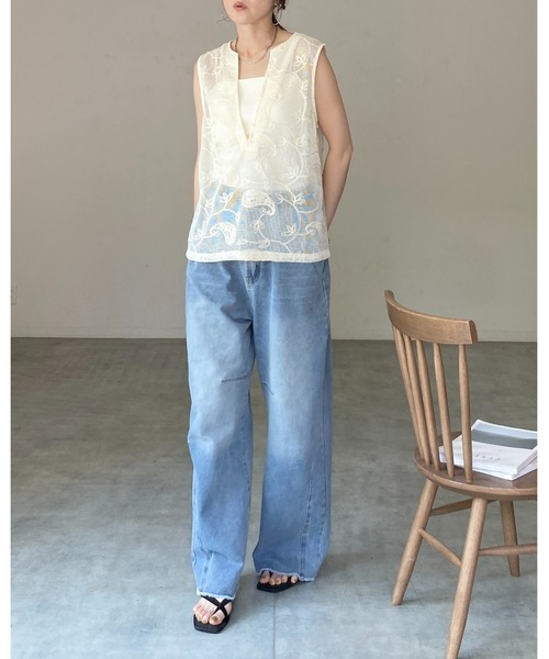 She's Closet(シーズクローゼット)の「刺繍レースジャガード 深Vネック シアー メッシュベスト(ベスト・レディース・アイボリー/ブラック・FREE)」の10枚目の写真