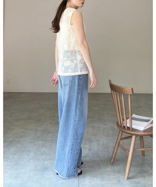 She's Closet(シーズクローゼット)の「刺繍レースジャガード 深Vネック シアー メッシュベスト(ベスト・レディース・アイボリー/ブラック・FREE)」の13枚目の写真