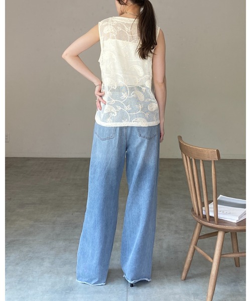 She's Closet(シーズクローゼット)の「刺繍レースジャガード 深Vネック シアー メッシュベスト(ベスト・レディース・アイボリー/ブラック・FREE)」の14枚目の写真